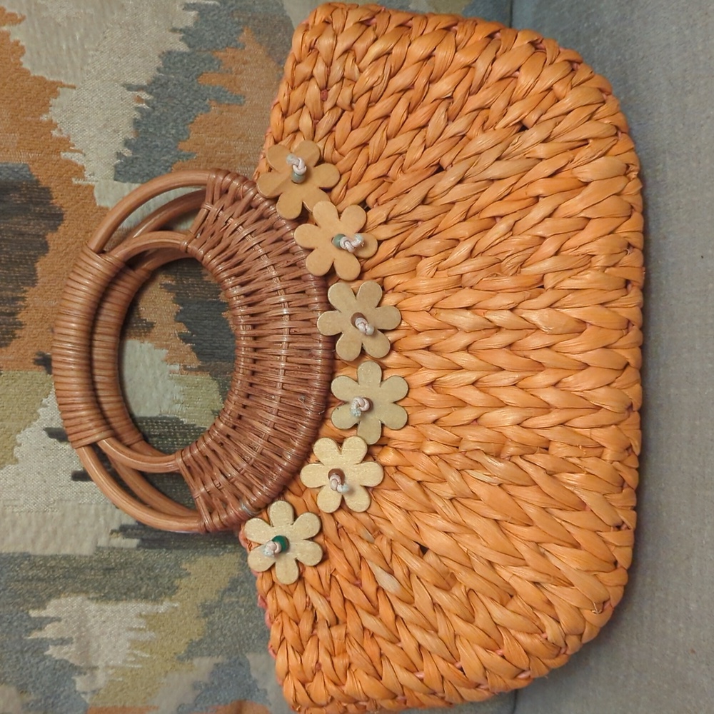 Chic Floral Woven Handbag